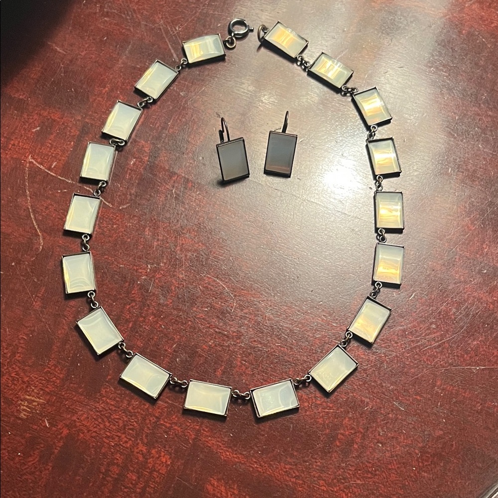 Elegant Black and Cream Jewelry Set